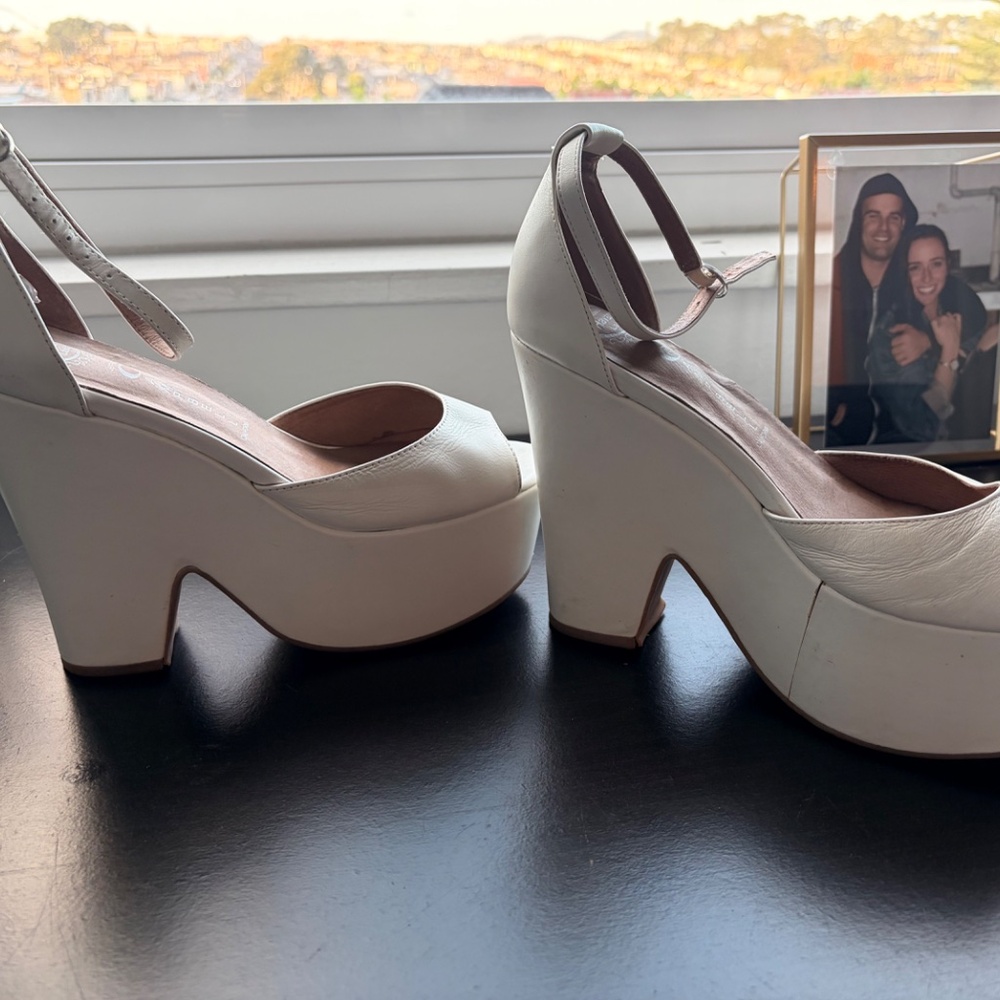 White Jeffrey Campbell Vintage Heels Size 8 - Picture 3 of 8